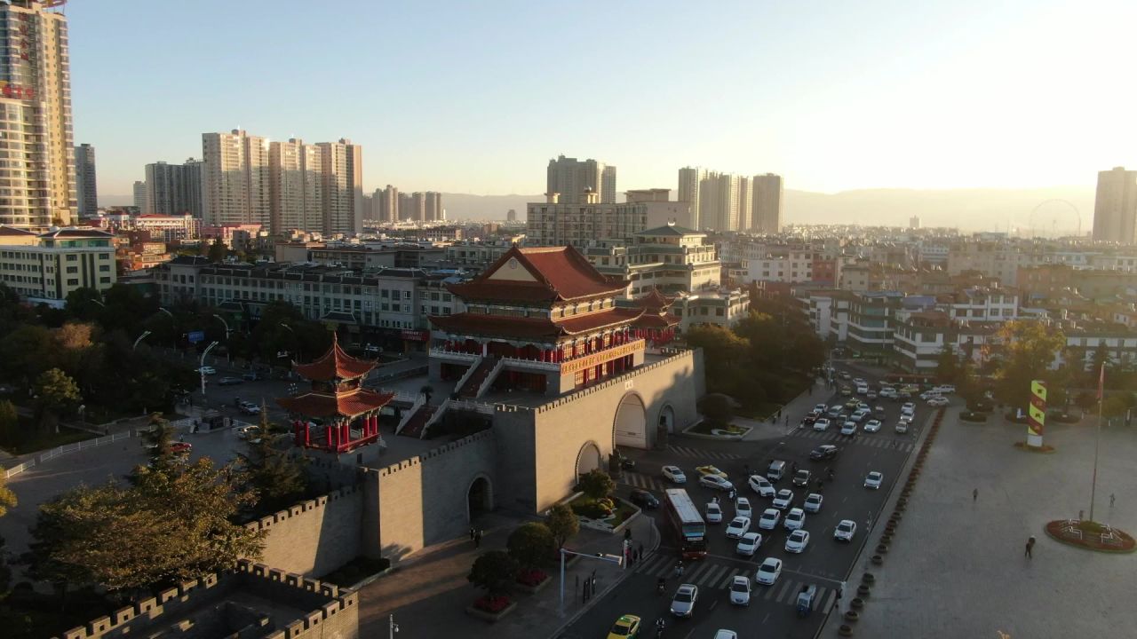 云南曲靖南城门航拍