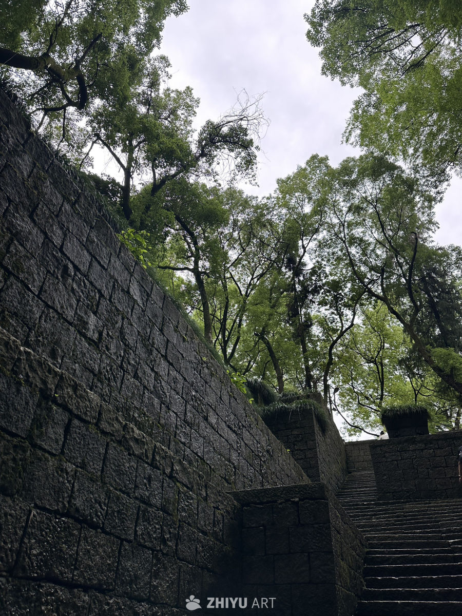 瑶琳仙境仰望天空