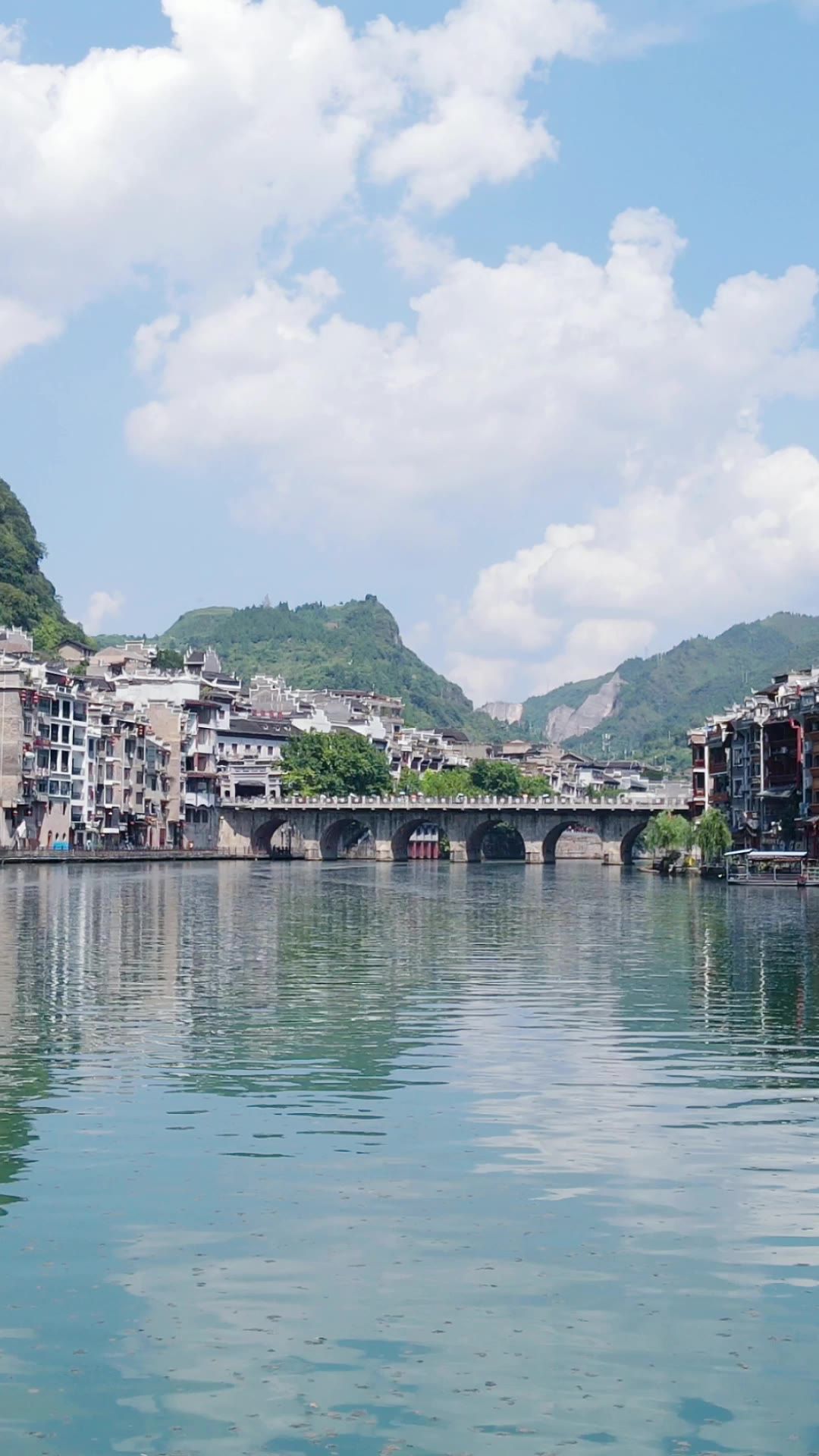 旅游景区贵州镇远古镇舞阳河竖屏航拍