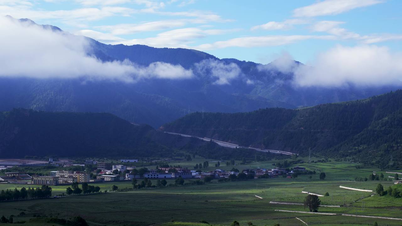 延时航拍西藏壮丽山河与村庄