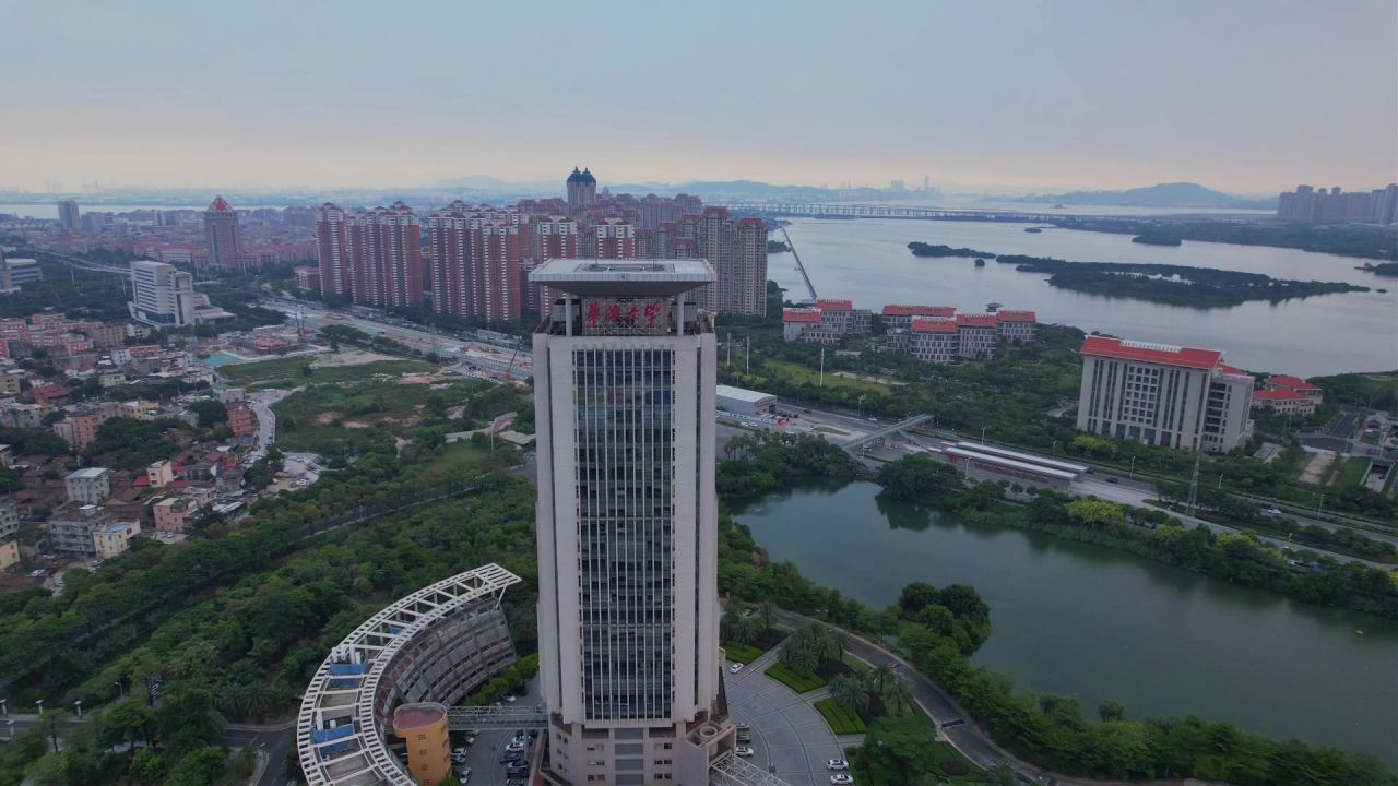 航拍厦门华侨大学 8