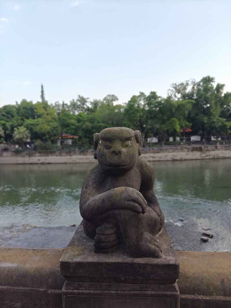 石猴雕像