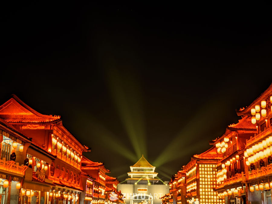 夜幕下的古建筑