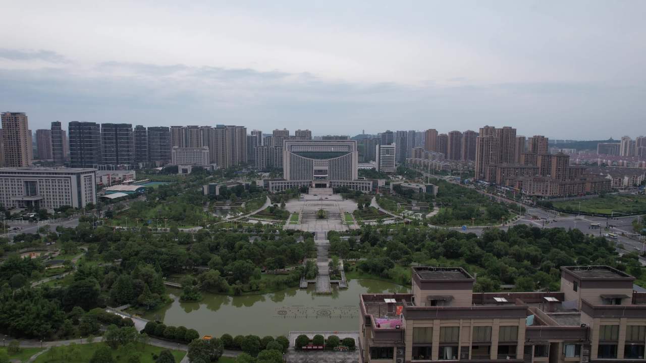城市中心的和谐与美丽