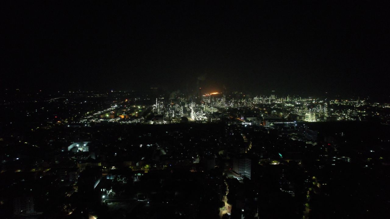 中国石化茂名石化工厂夜景航拍  