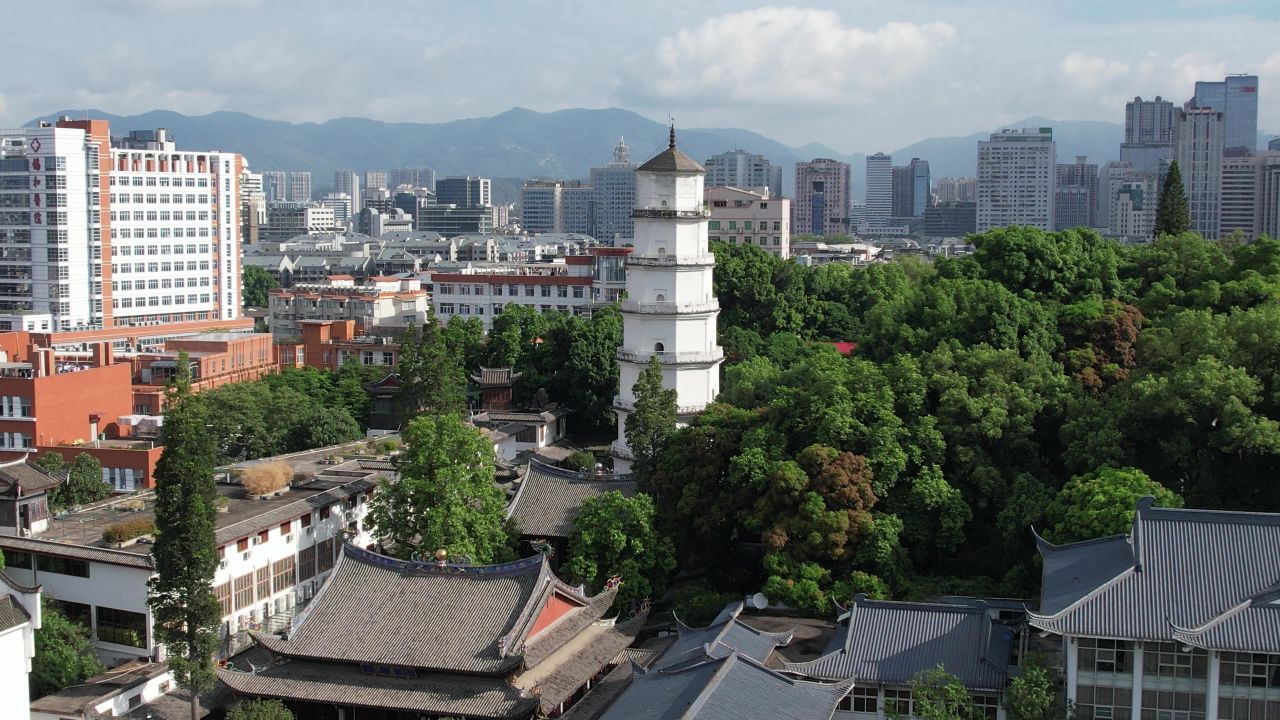 福建福州定光寺定光塔地标建筑白塔航拍 