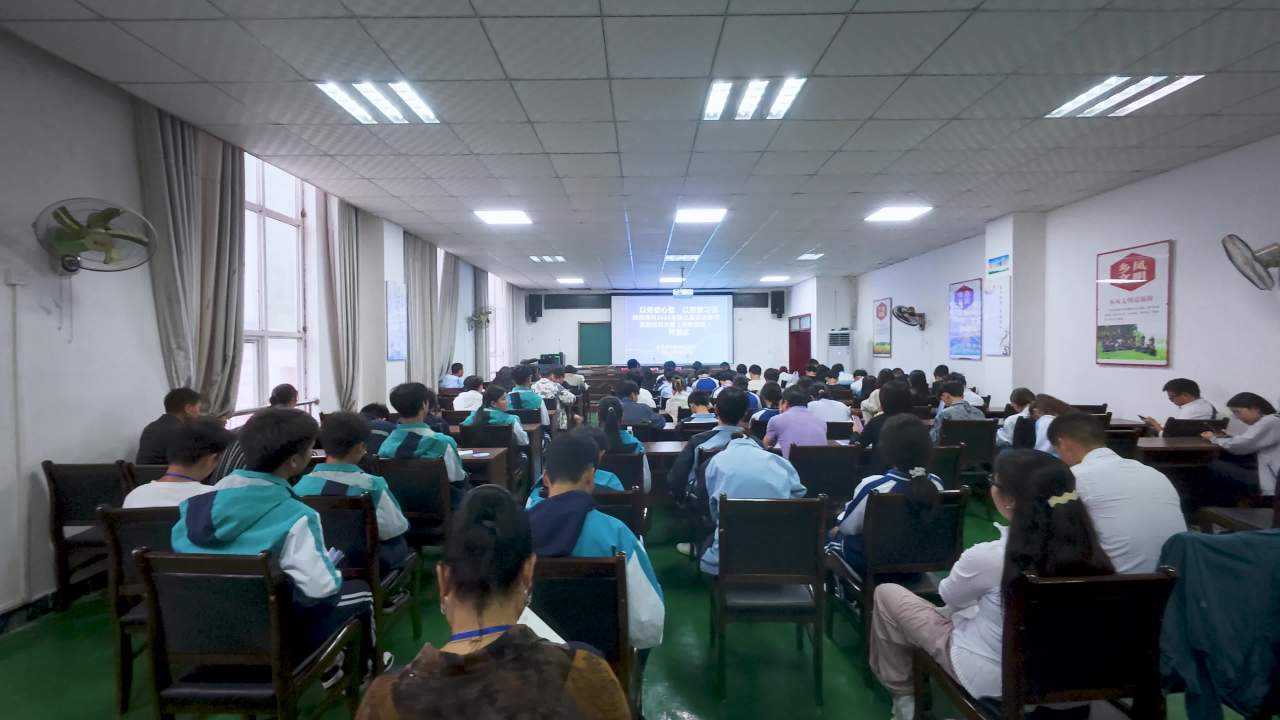 4k职业技能培训  职校学生