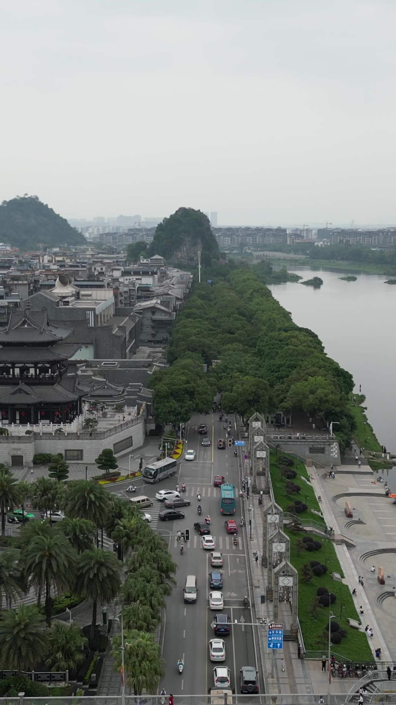 城市沿河风光