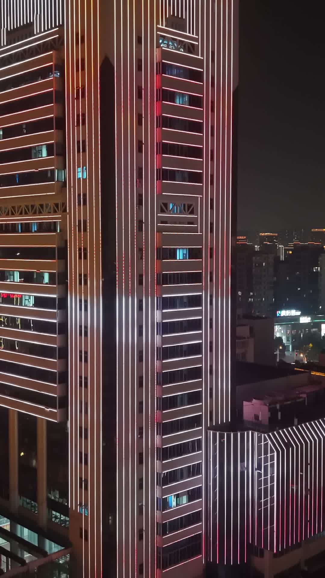都市夜色霓虹璀璨