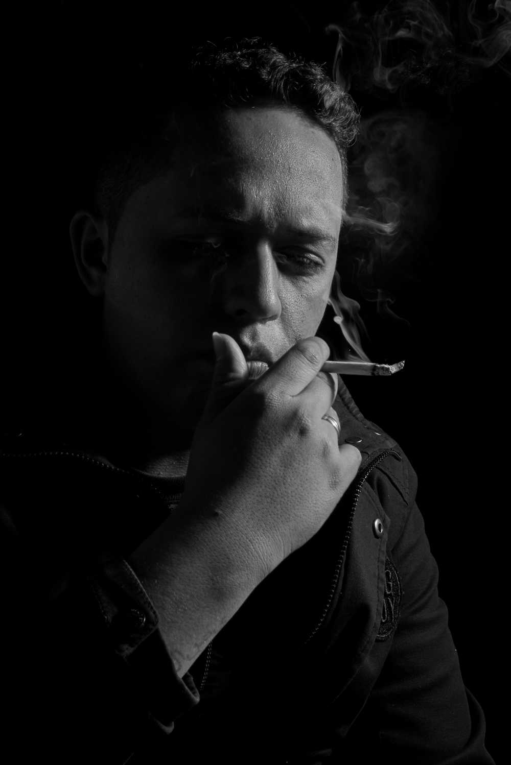 雪茄男子吸烟肖像