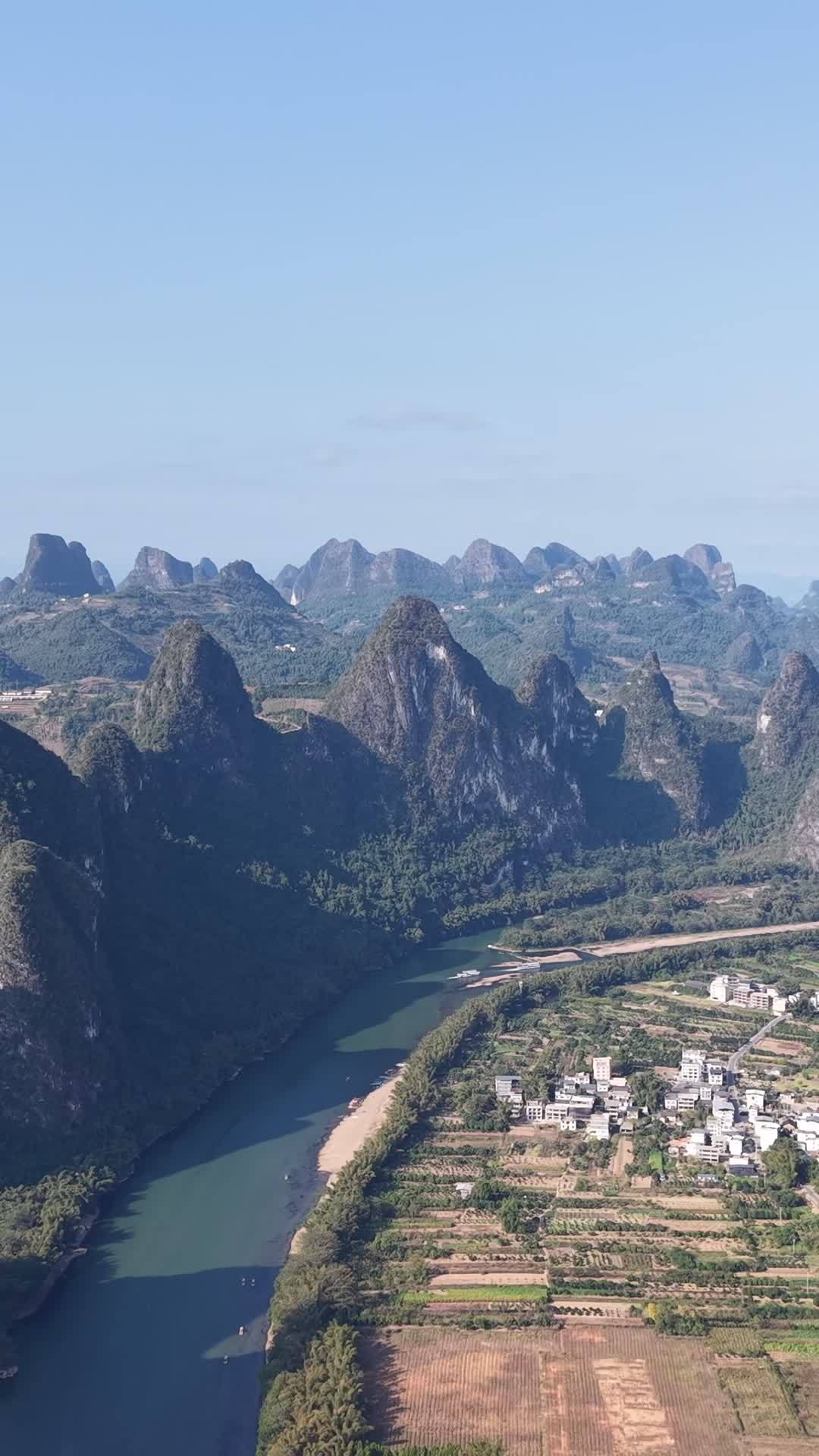 竖版航拍广西桂林山水风光 