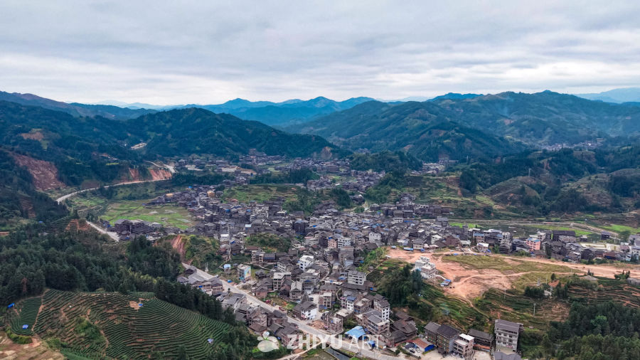 山间村落的宁静时光