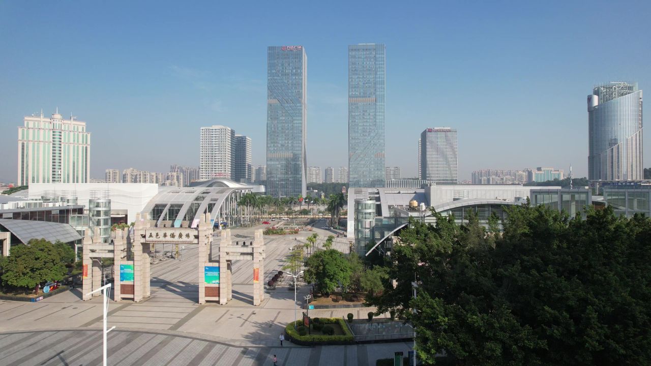 广东江门城市地标万达广场双子塔航拍 