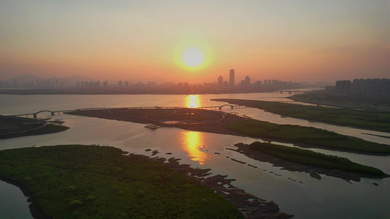 航拍厦门下潭尾湿地公园日落