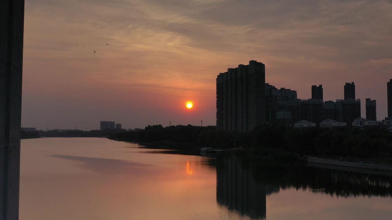 日落下的城市之桥