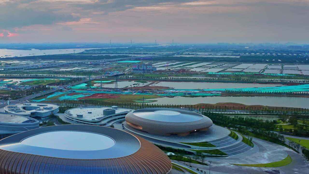  大湾区体育中心建筑外观俯瞰