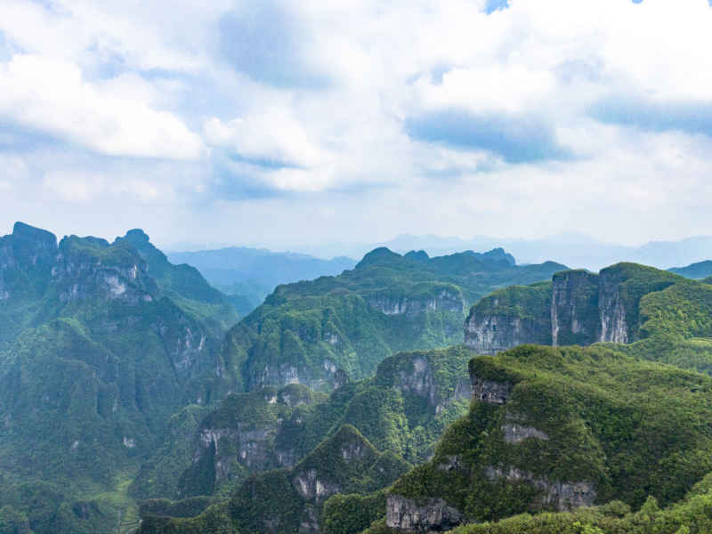湖南张家界奇秀山峰