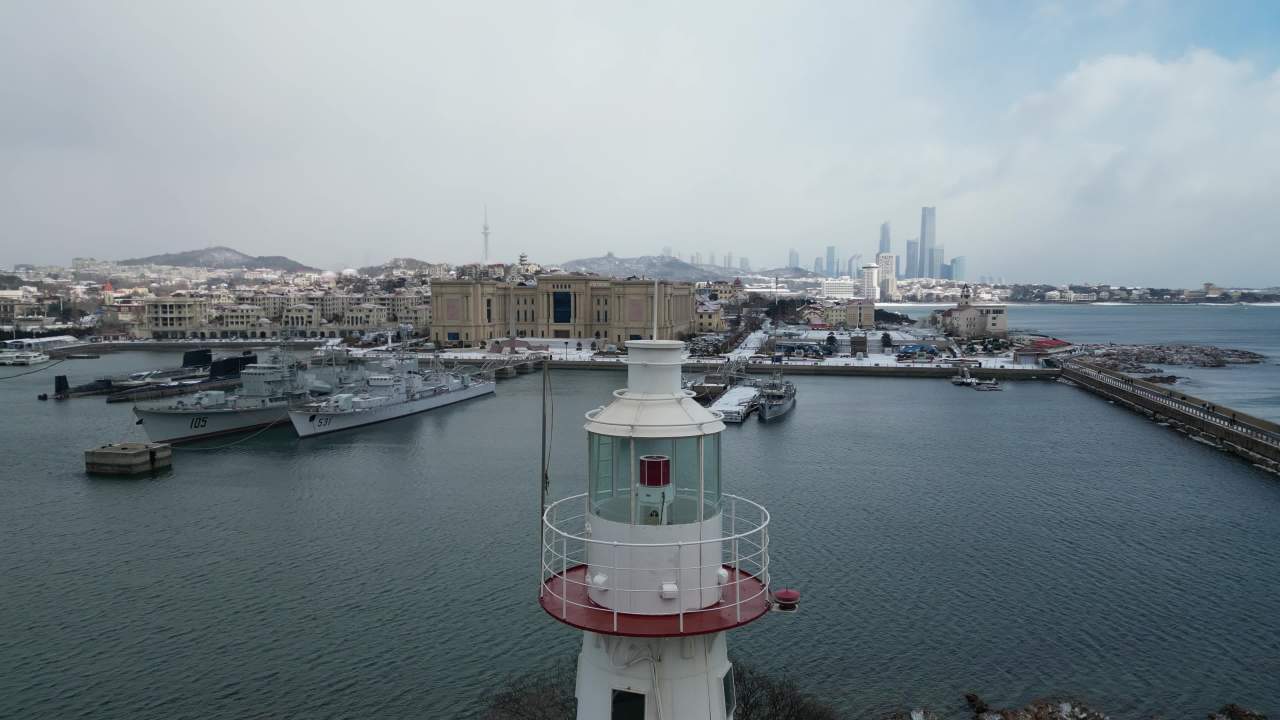青岛市南海边老城区小青岛公园冬天雪景航拍 20