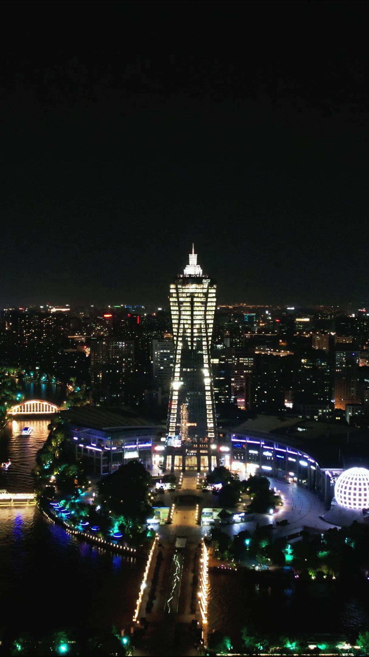杭州西湖广场夜景竖屏航拍 