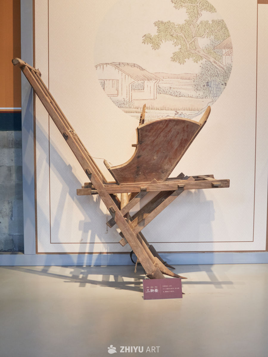 传统木质犁具展馆展示特写