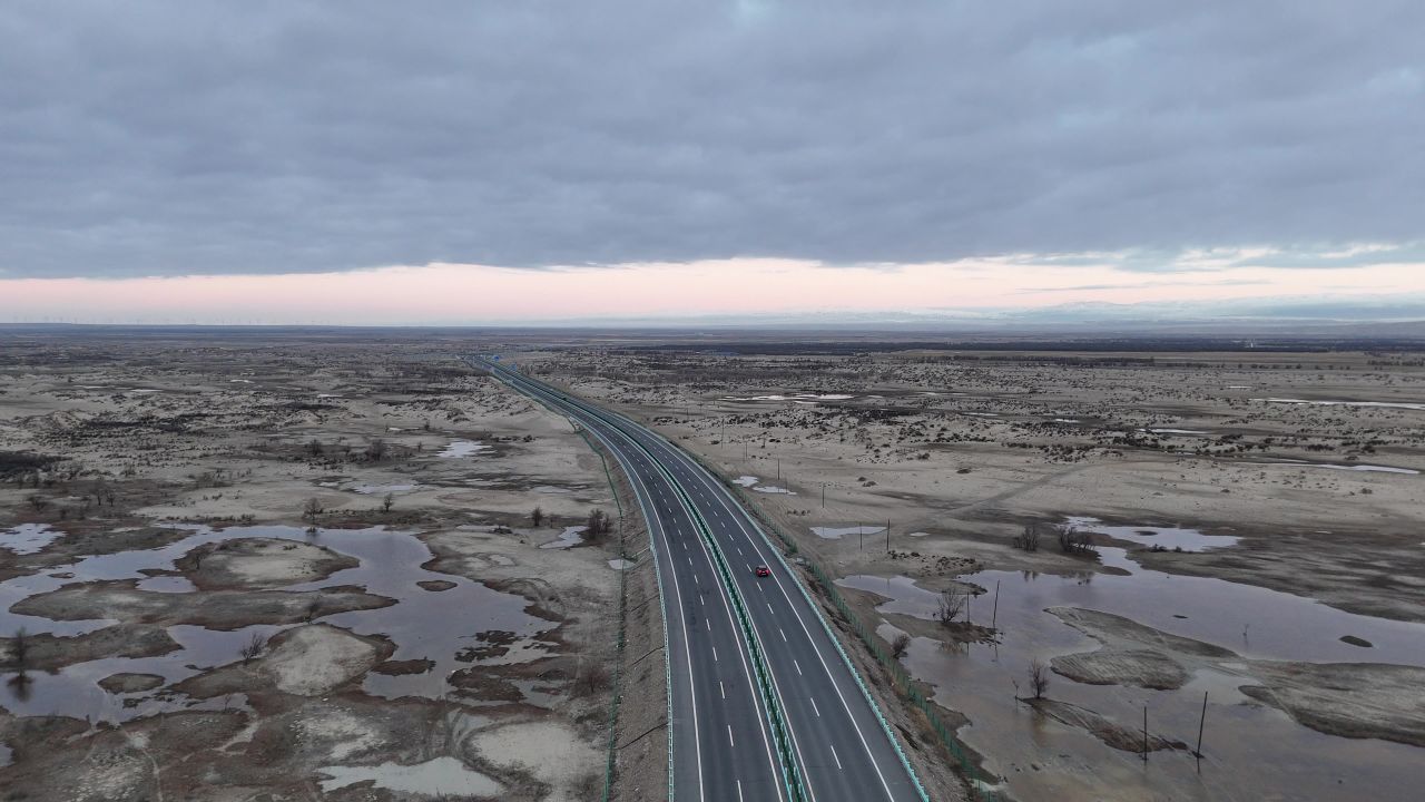 新疆S22高速公路 3