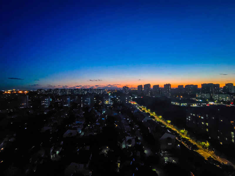 这天蓝的过分