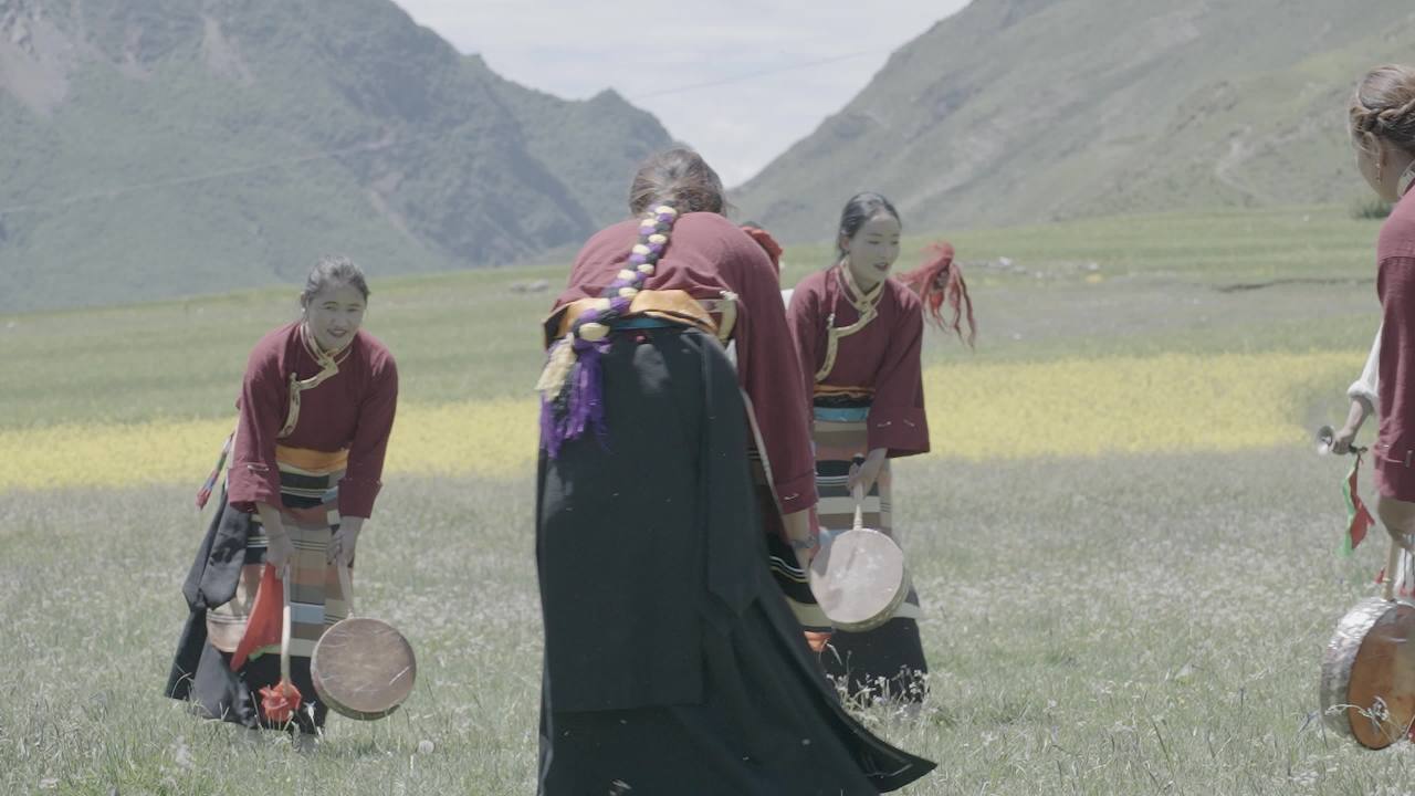 高原草地民族舞蹈