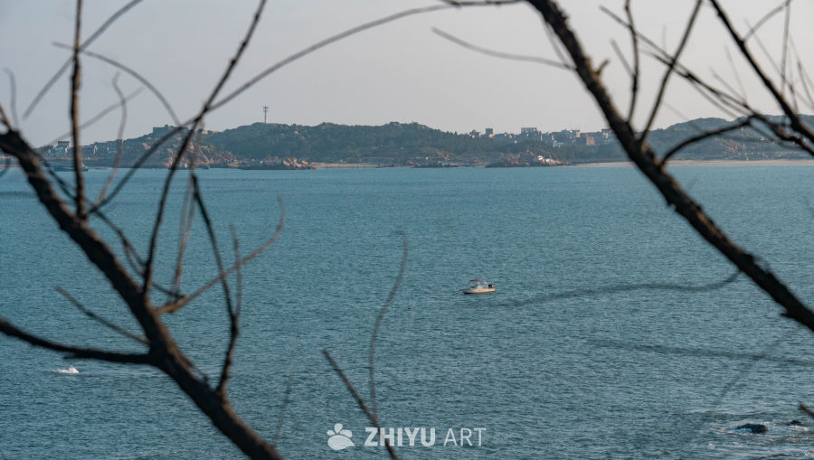 海天一色，静谧远航