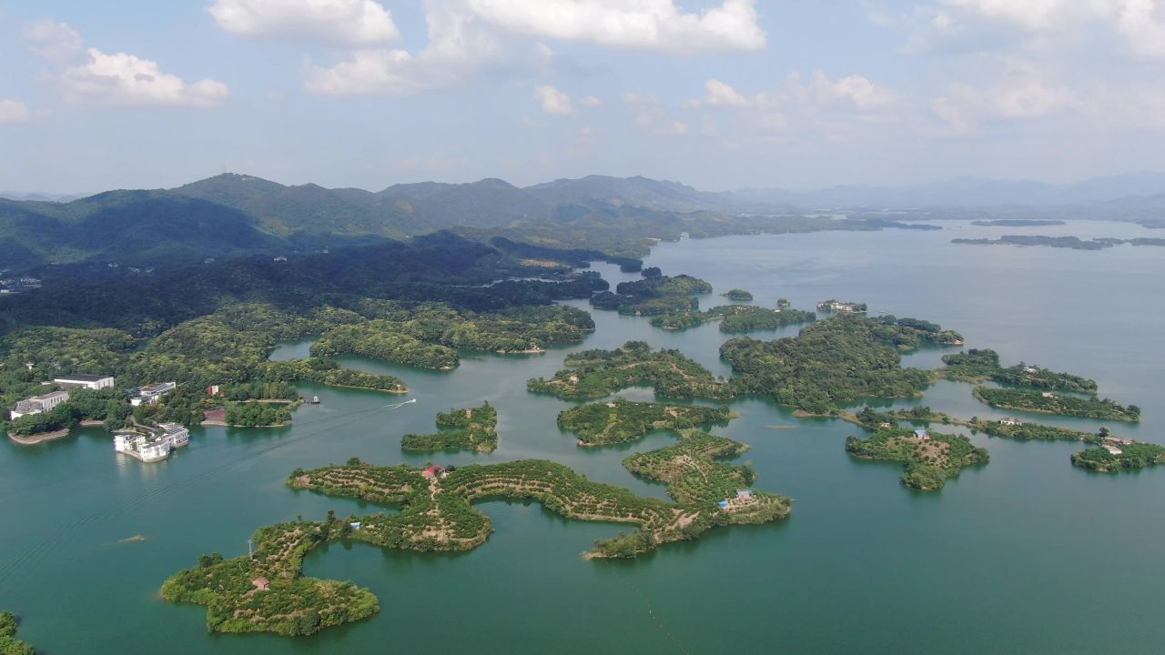 祖国大好河山湖北赤壁陆水湖航拍  
