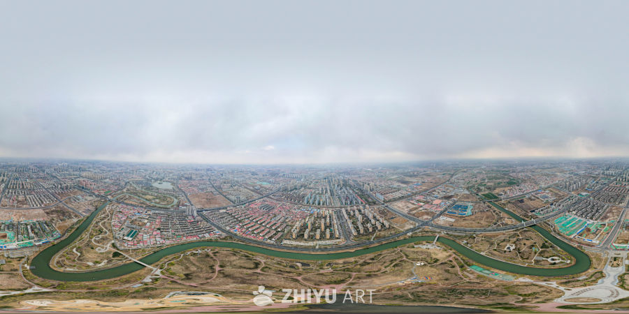 城市全景与河流
