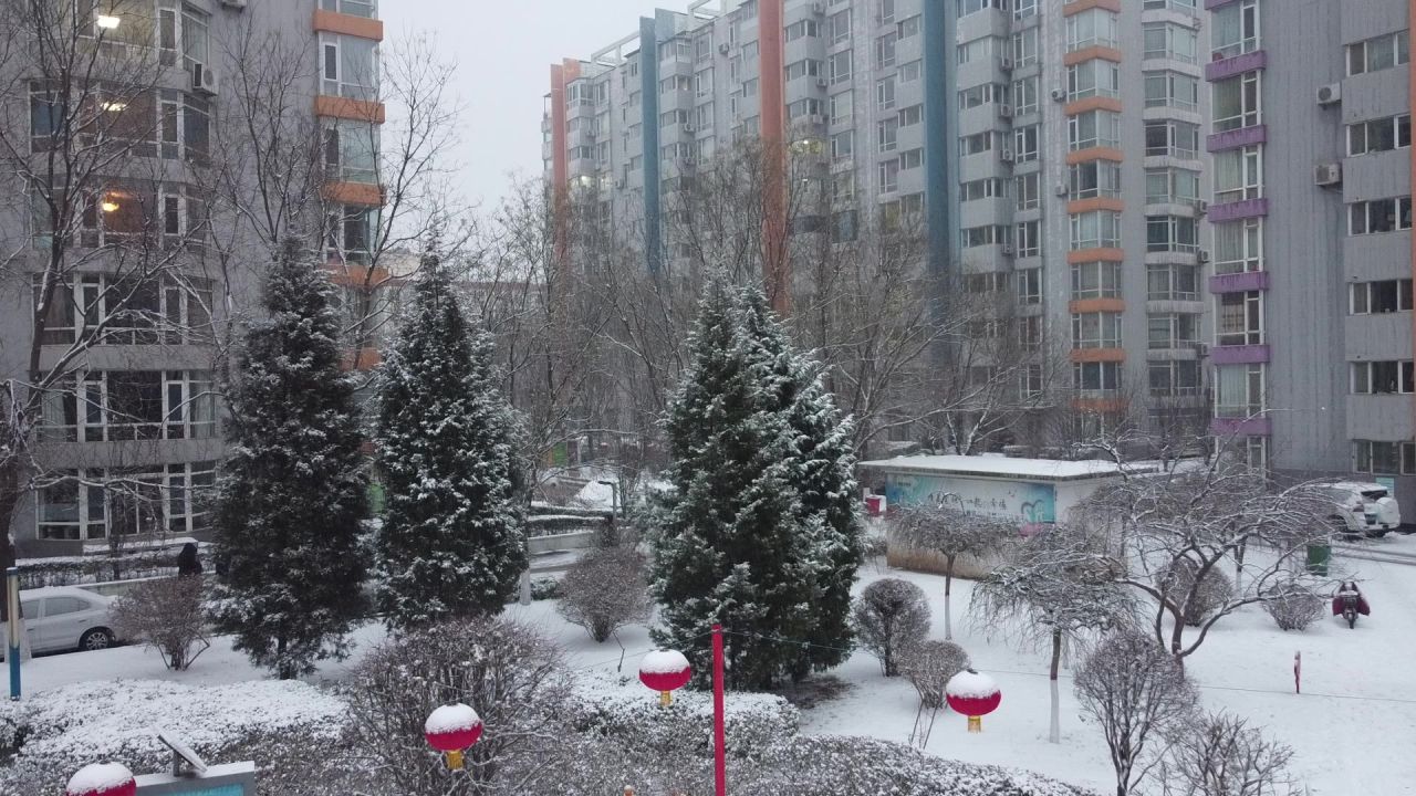 航拍小区下雪