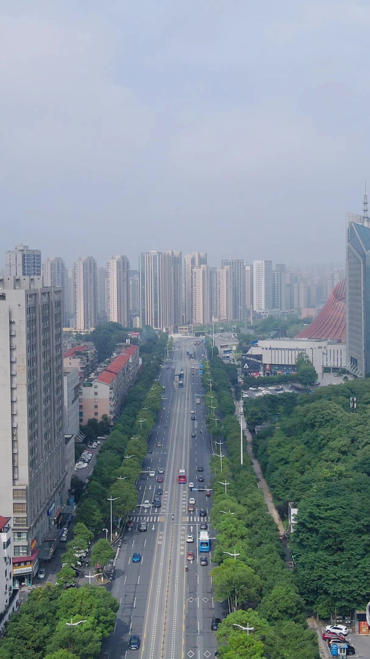 航拍湖南邵阳城市交通竖屏