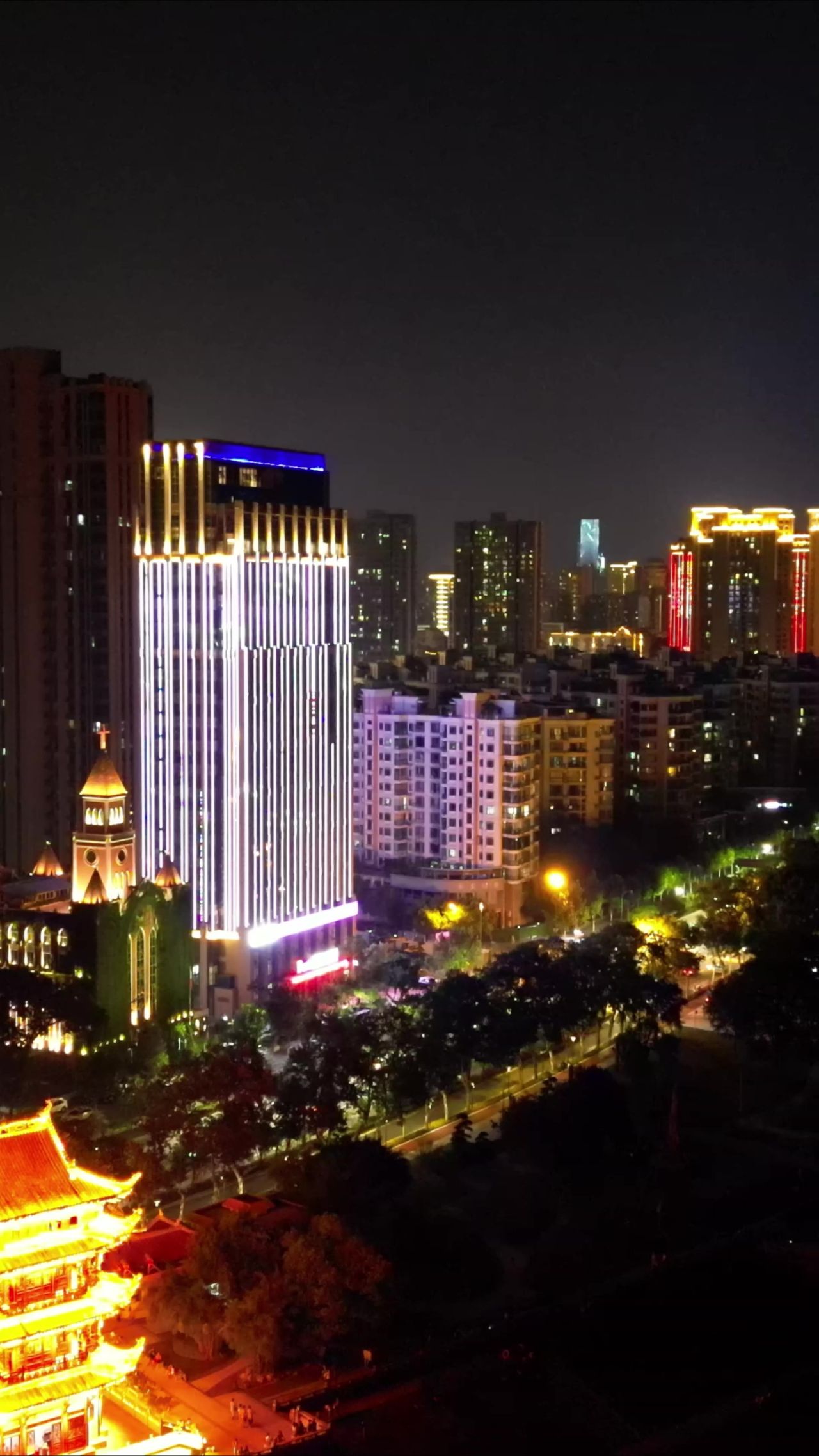  湖北宜昌城市夜景灯光竖屏航拍