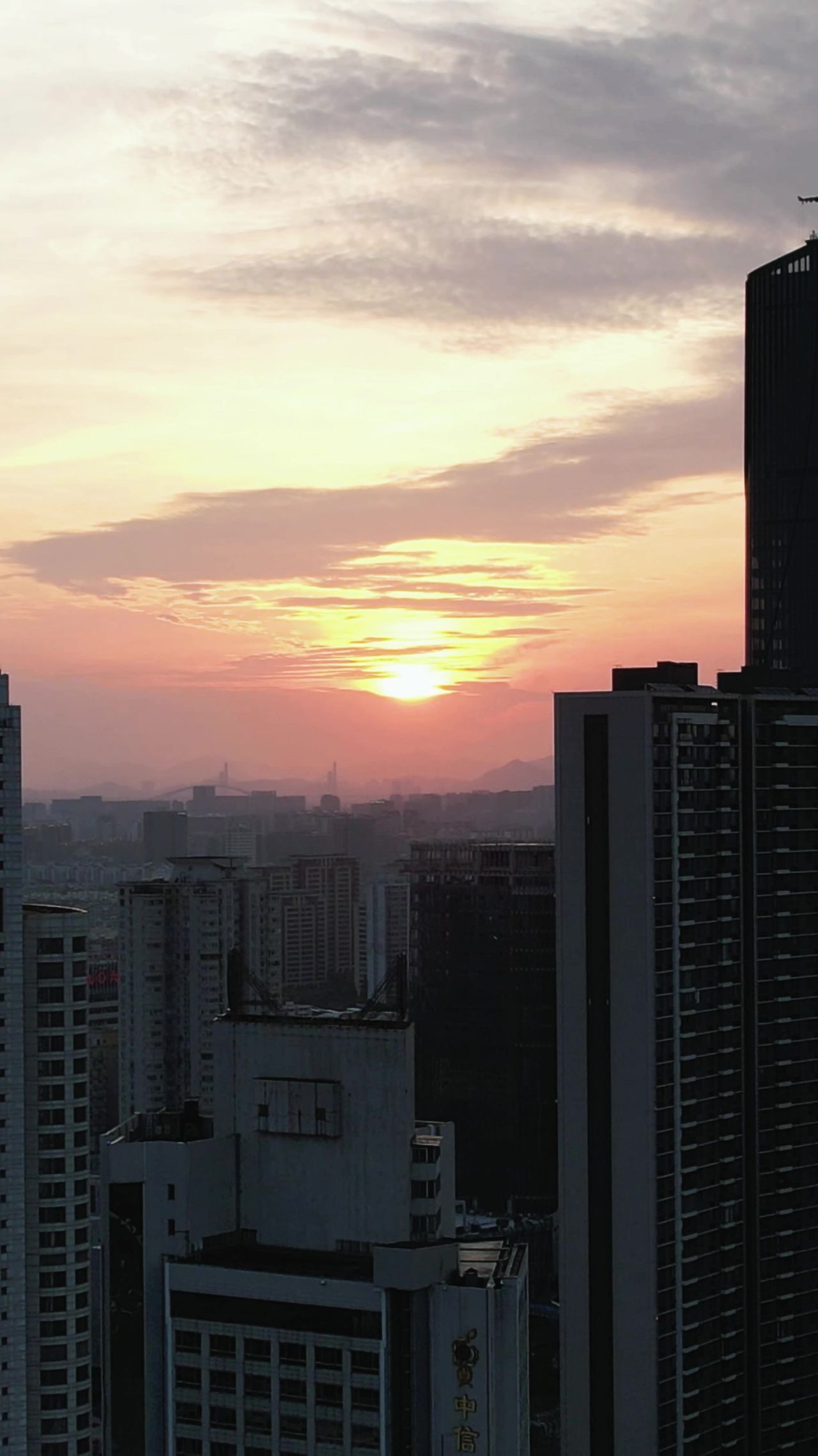 浙江宁波清晨日出彩霞竖屏航拍 