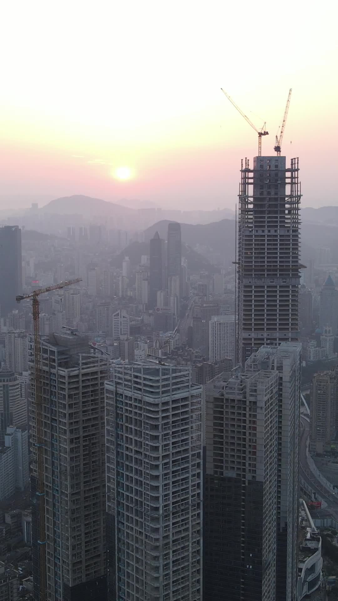 晨曦中的都市崛起