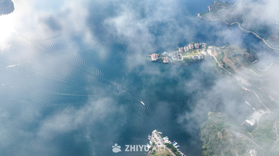 航拍云雾缭绕湖泊美景湖光山色自然风光 18