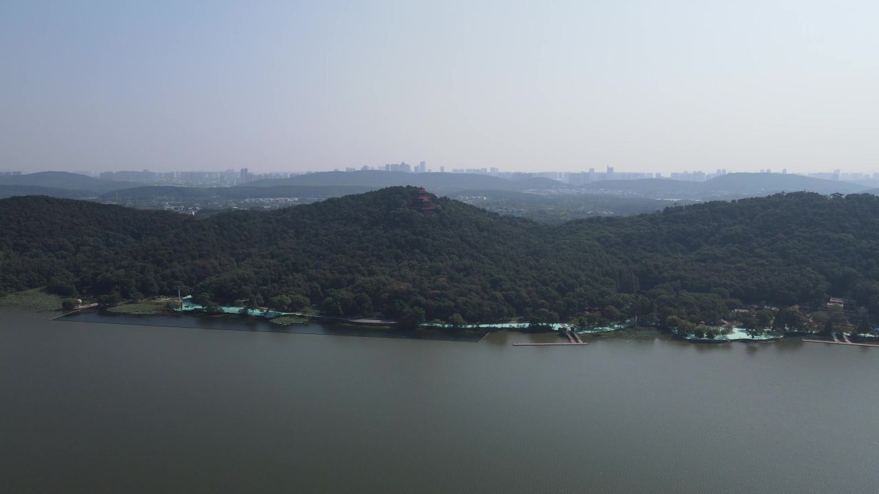 湖北武汉东湖珞珈山航拍