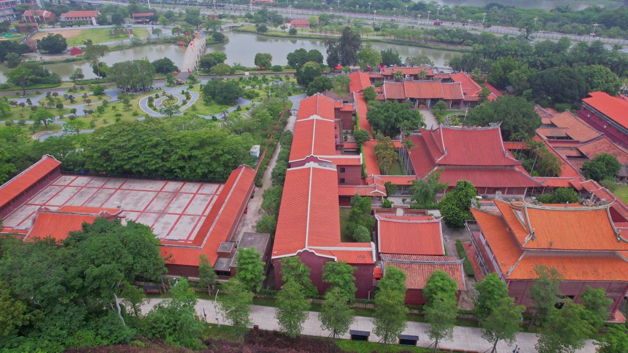 航拍漳州南山禅寺景观