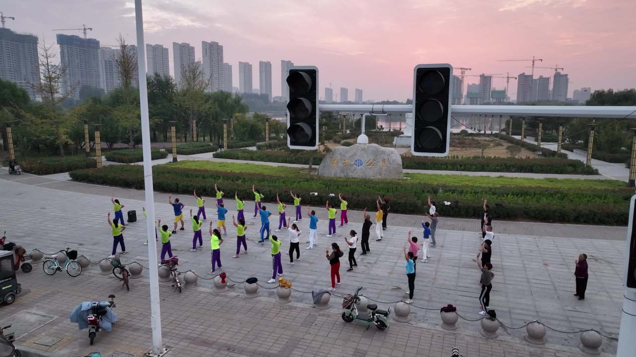 城市晨练广场舞