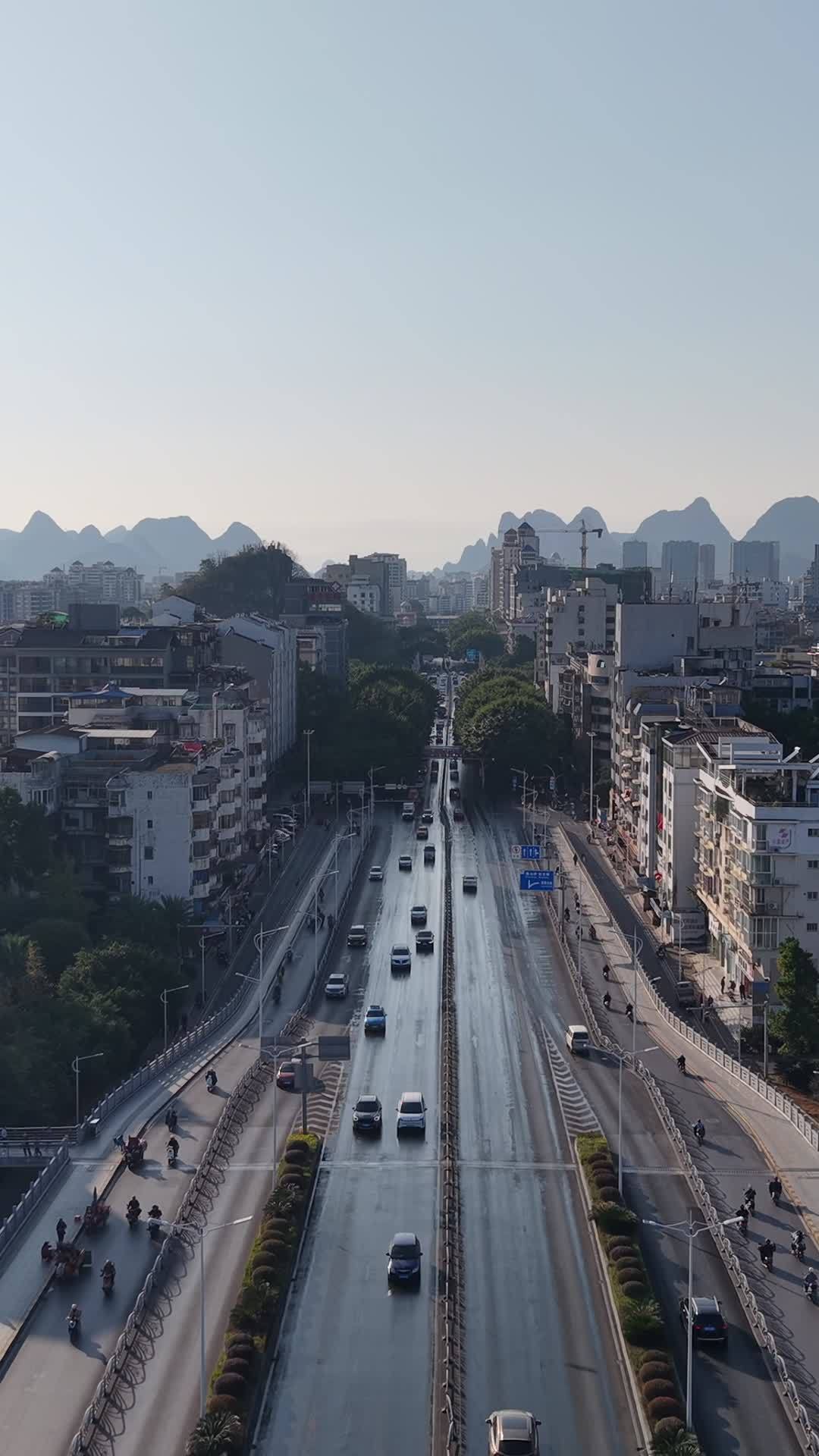 竖版航拍桂林漓江桥 (2)