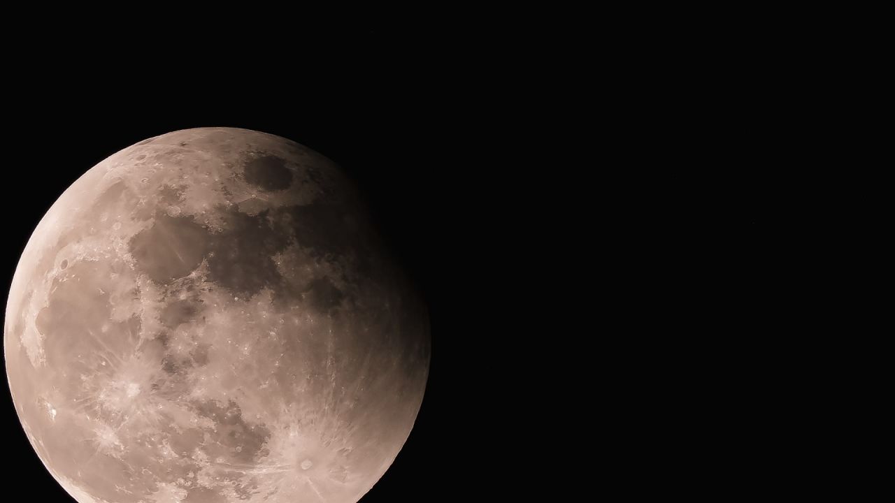 月全食复圆延时摄影