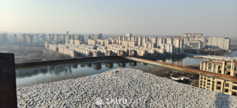 清晨的城市河畔风光