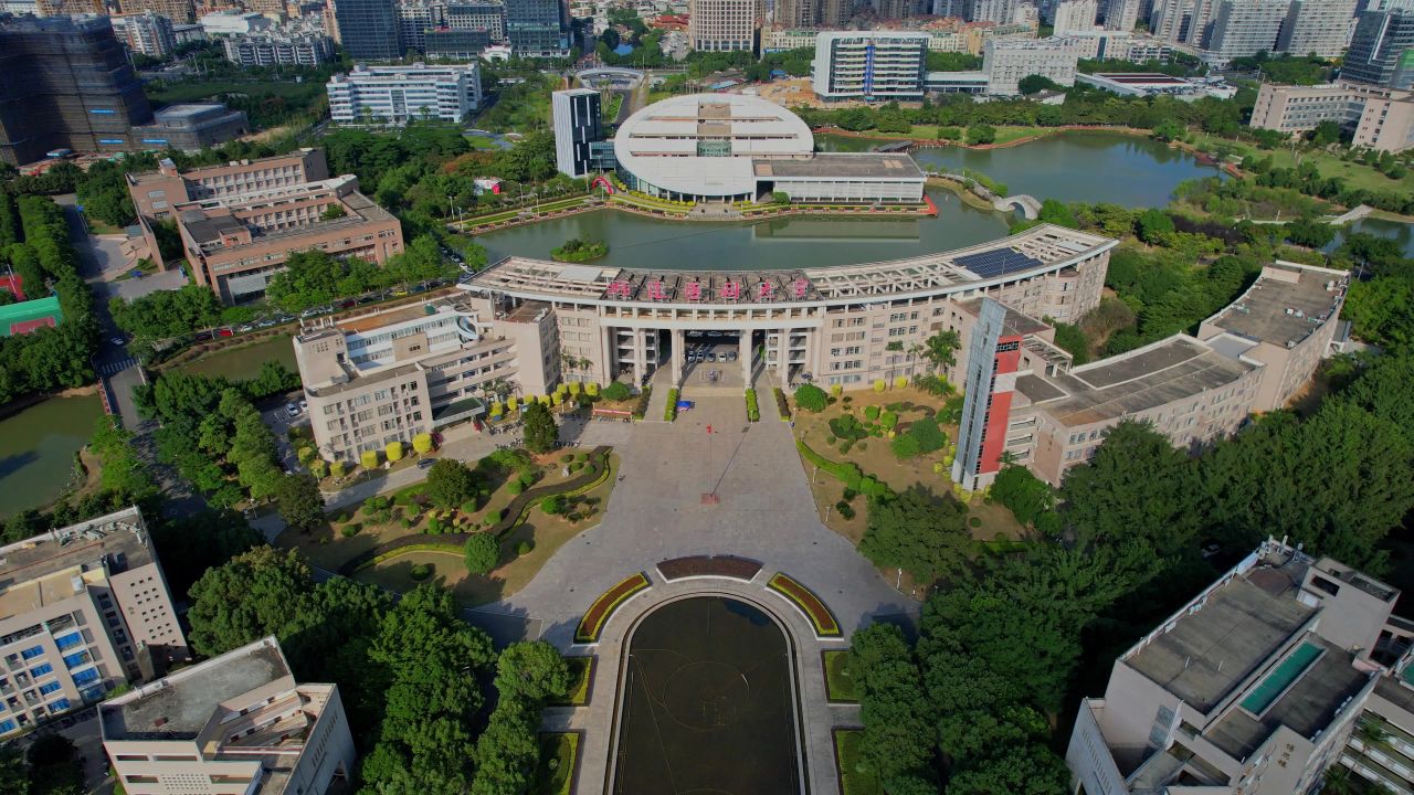 航拍福建医科大学景观