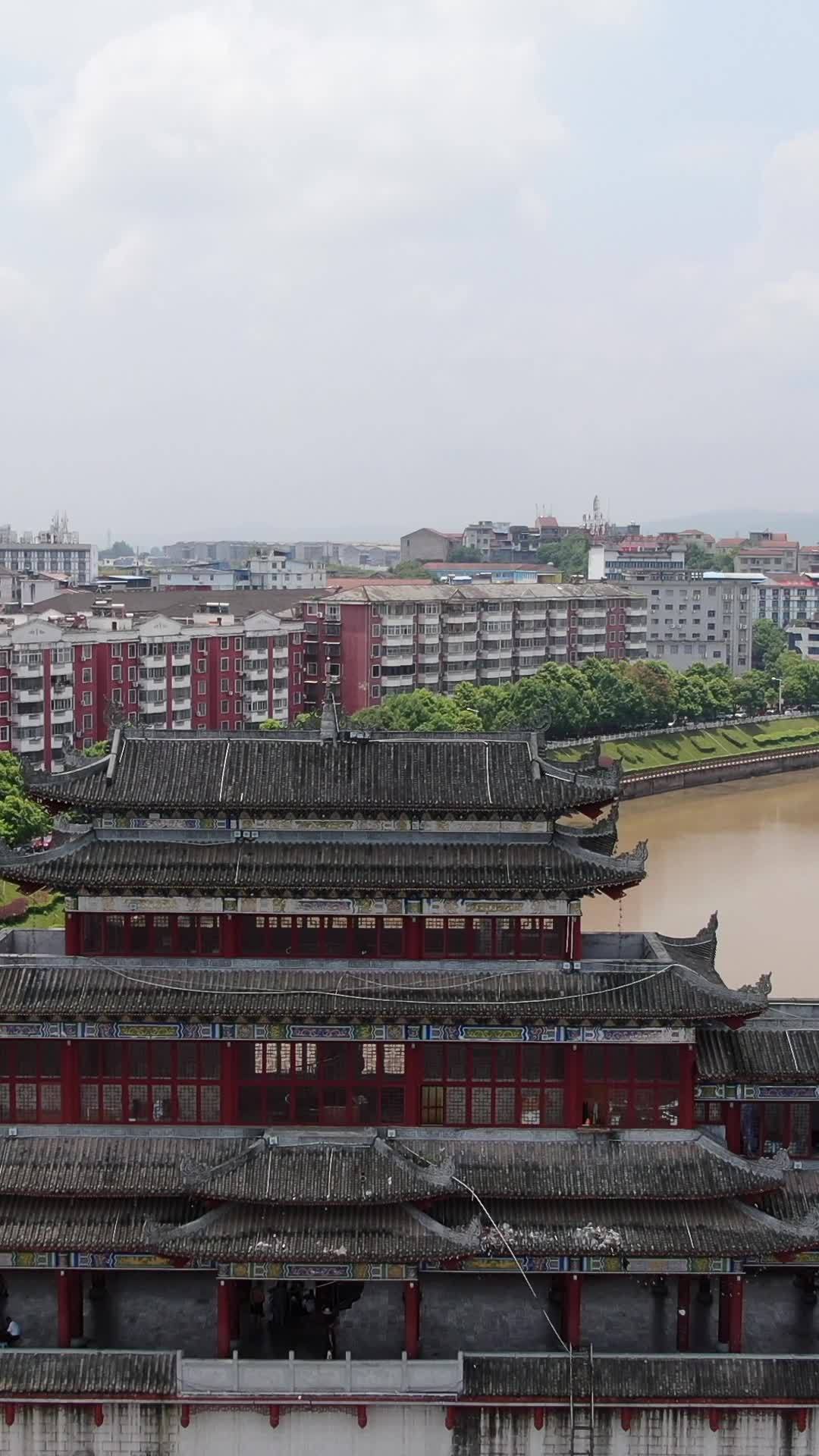 古桥与现代城市的和谐共存