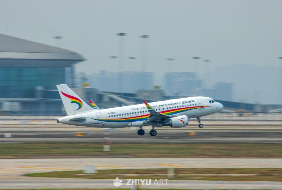 西藏航空飞机起飞