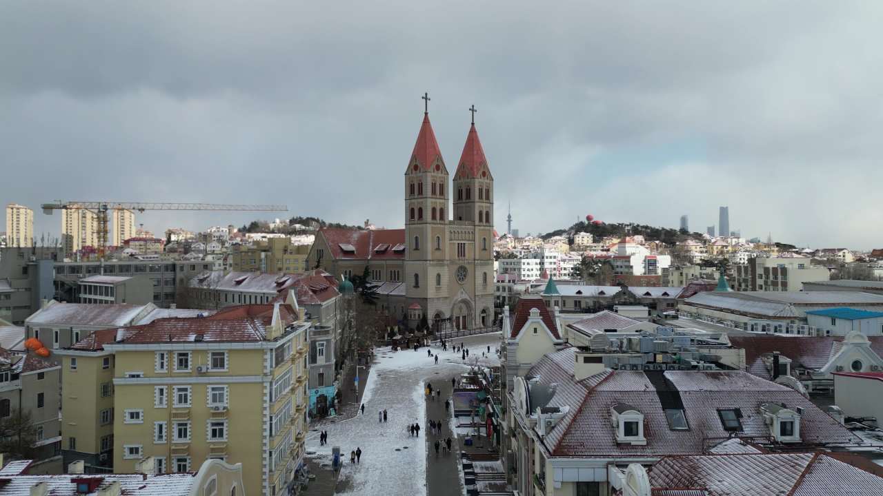 青岛市南老城区天主教堂雪景航拍 14