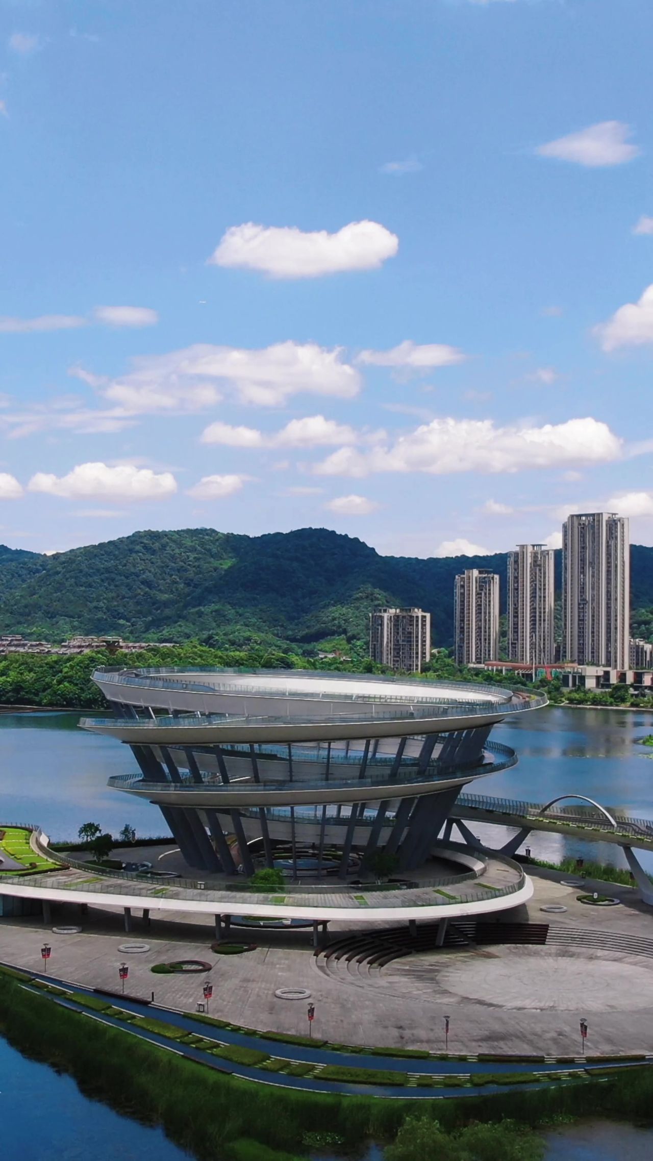  湖南 长沙 梅溪湖 城市 广场 爱情 走廊