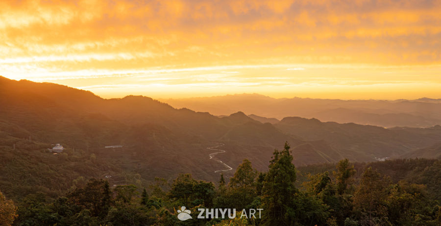 日落山脉美景