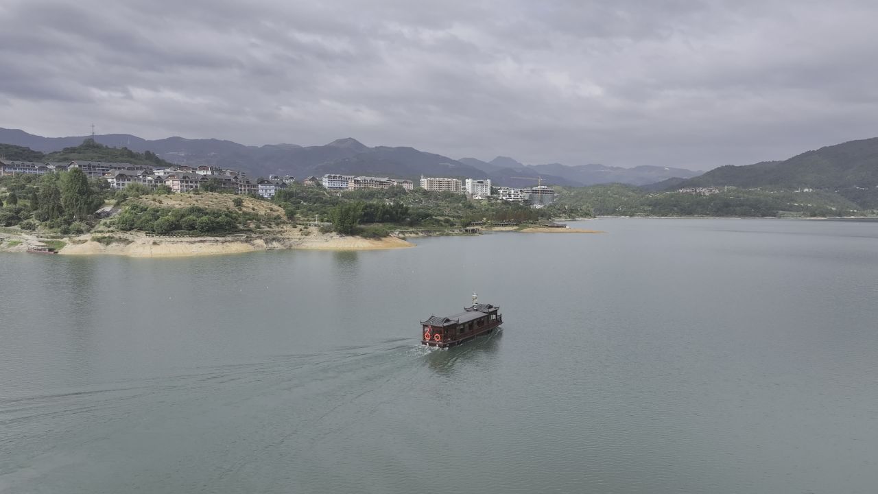 飞云湖水上巴士 27