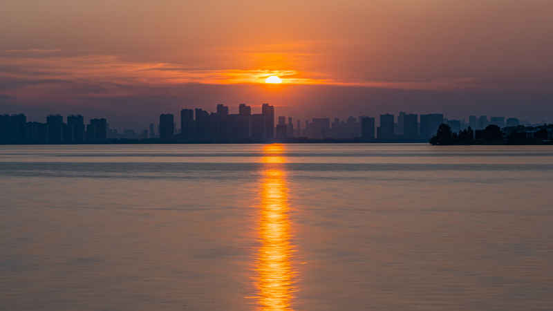 武汉汤逊湖湖边日落